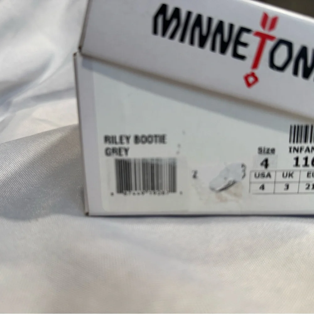 Minnetonka Tan Fringe Kids Moccasins
